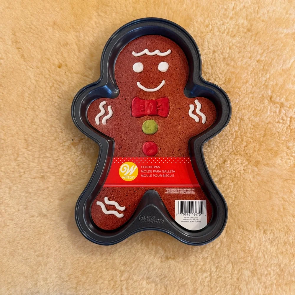 Wilton Gingerbread mold non stick cookie pan